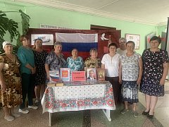 В ершовском селе прошел тематический час ко Дню России «С чего начинается Родина…»