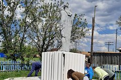 Жители с. Черная Падина Ершовского района привели в порядок памятник «Солдату-победителю»