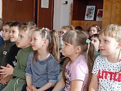 Ершовский кукольный театр дарит радость детям даже во время каникул