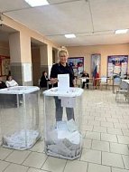 Сотрудники ОМВД России по Ершовскому району Саратовской области приняли участие в обеспечении проведения выборов депутатов ГД РФ