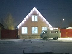 На центральной площади Ершова зажглась огнями главная елка города