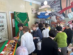 В ершовской библиотеке открыли Год единства народов России