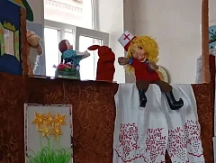 Ершовский кукольный театр дарит радость детям даже во время каникул