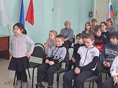 Во время краткосрочного отпуска боец СВО из Ершовского района встретился со школьниками