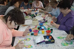 В творческой мастерской «Доброцентр» ершовцев учили бороться со стрессом