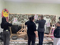 Ершовские школьники помогали «Русской общине» плести масксети