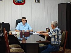 Глава Ершовского района Андрей Шубин провел прием граждан по личным вопросам