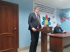 Облдеп и глава Ершовского района встретились с работниками социальных служб