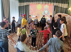 В Ершовском реабилитационном центре хороводами и эстафетами отметили Широкую Масленицу