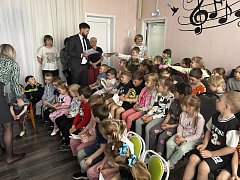 Ершовским дошколятам рассказали о правилах безопасного поведения на железной дороге