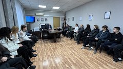 Ученики 10Б класса школы №3 г. Ершова посетили эксплуатационное локомотивное депо