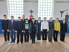Ершовские полицейские провели со школьниками практическое занятие по строевой подготовке