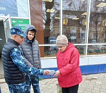 Ершовские общественники и отряд «Юный друг полиции» помогают полицейским бороться с мошенничеством