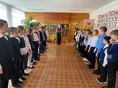 В пос. Учебный Ершовского района школьников посвятили в "орлят России"