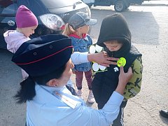 Ребята из ершовского «Тополька» осваивали правила дорожного движения на практике