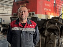 День наставника в сервисном локомотивном депо Ершовское: профессионал, которому доверяют