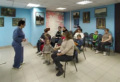 Ершовские «серебряные» волонтеры подарили бонус социальным работникам