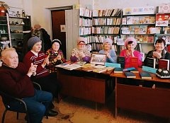 «Из нас слагается народ»: этнокультурный час прошел для ершовцев в «Активном долголетии»