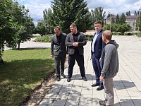 В Ершове ведутся работы по благоустройству центральной площади