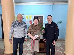 В Ершове продолжается акция «8 Марта – в каждый дом»