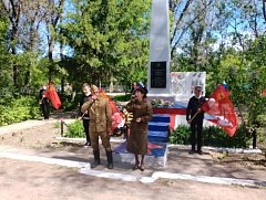 Торжественные митинги в честь праздника проходят в Ершовском районе