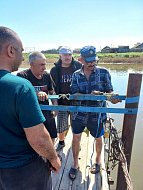 В селе Перекопное Ершовского района отремонтировали подвесной мост