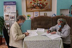 Пожилых жителей села Краснянка КЦСОН доставил на диспансеризацию