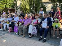 В День семьи, любви и верности ершовские семьи принимали поздравления