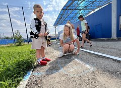 Праздник с железнодорожным настроением: на стадионе «Юность» г. Ершова прошла программа ко Дню железнодорожника