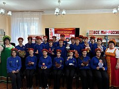 Ершовские библиотекари познакомили школьников с богатством и самобытностью народных промыслов России