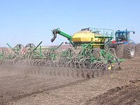 В администрации Ершовского района рассказали о ходе весенних полевых работ