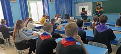 «Движение Первых»: ершовские спасатели и медики провели для школьников мастер-классы по спасению людей