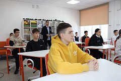 В «IT-КУБ.Ершов» школьники из с.Антоновка узнали о безграничных возможностях искусственного интеллекта