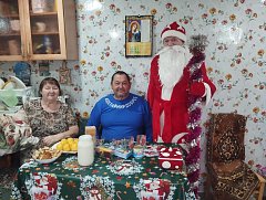 К ершовским сельчанам отправился Дед Мороз с подарками