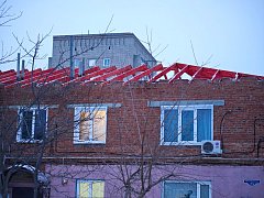 В Ершове начались работы по капремонту крыш многоквартирных домов