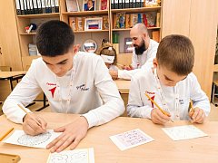 На региональном форуме «Родные-Любимые» Ершовский район представила многодетная семья Панкратовых