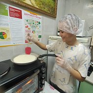 На масленичной неделе ершовцы двух поколений пекли "доброблин"