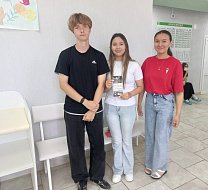 В Ершове Госавтоинспекция и Движение Первых провели совместную акцию по соблюдению ПДД