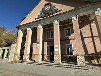 Глава Ершовского района проконтролировал ход капремонта кровли ГДК