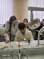 Ершовские школьники получили бесценный опыт на практических занятиях в медуниверситете