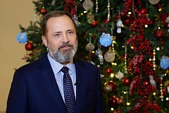Полномочный представитель Президента РФ в ПФО поздравляет жителей с наступающим Новым годом и Рождеством
