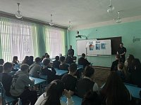 Ершовские представители правоохранительных органов проводят "Уроки безопасности в сети" со школьниками