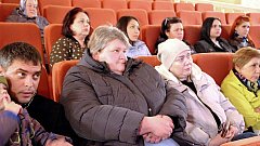 Глава Ершовского района встретилась с жителями города