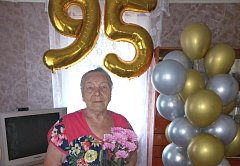 Жительница города Ершова отметила 95-летний юбилей