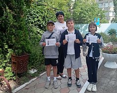 Маленьким ершовцам раздали памятки юного пешехода