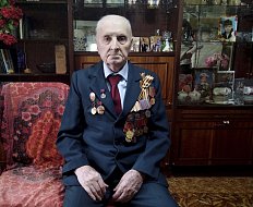 Жизнь в труде и заботе о родной земле: жителю г.Ершова Василию Петровичу Коновалову — 98 лет