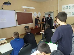 В школе Ершовского района побывал участник СВО