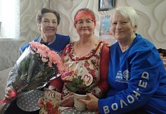 Добрые дела ершовские «серебряные» волонтеры дарят родным бойцов СВО