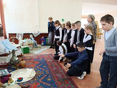 Ершовские третьеклассники совершили путешествие в мир традиций родного края