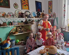 В ершовском селе Год единства народов открыли «Хороводом дружбы»